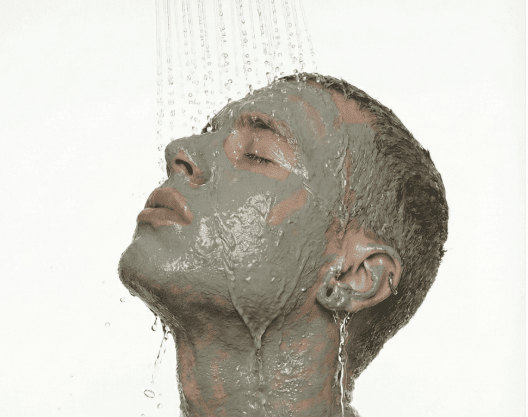 泥で磨く男の魅力｜男性の皮脂には泥ケアがいい理由 - DOROSCRUB